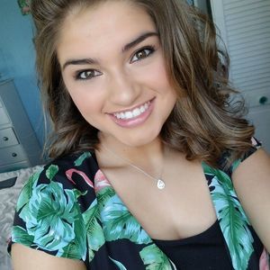 Meet your Posher, Olivia